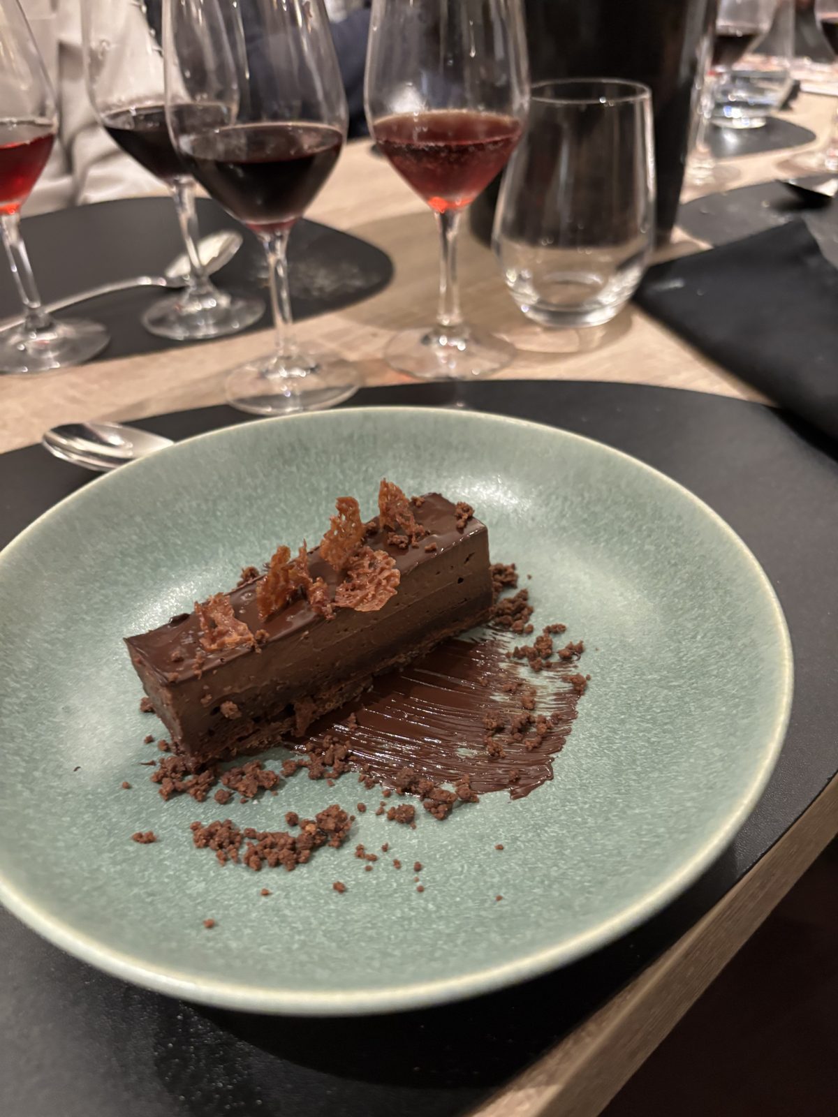 Dessert tout chocolat noir et crumble cacao